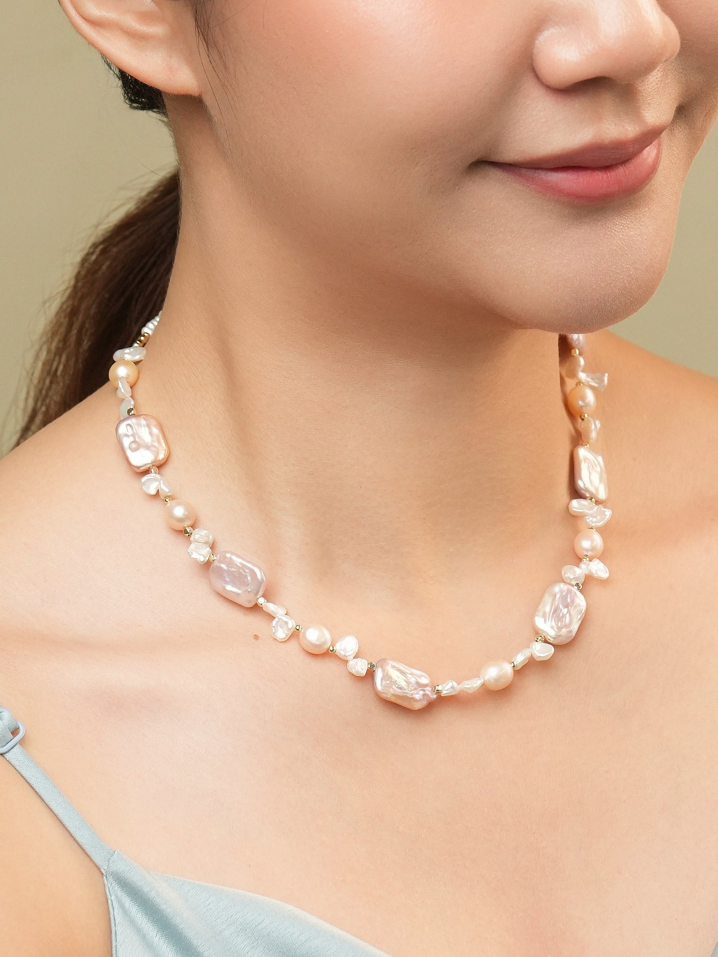 Vina Pastel Pearl Necklace