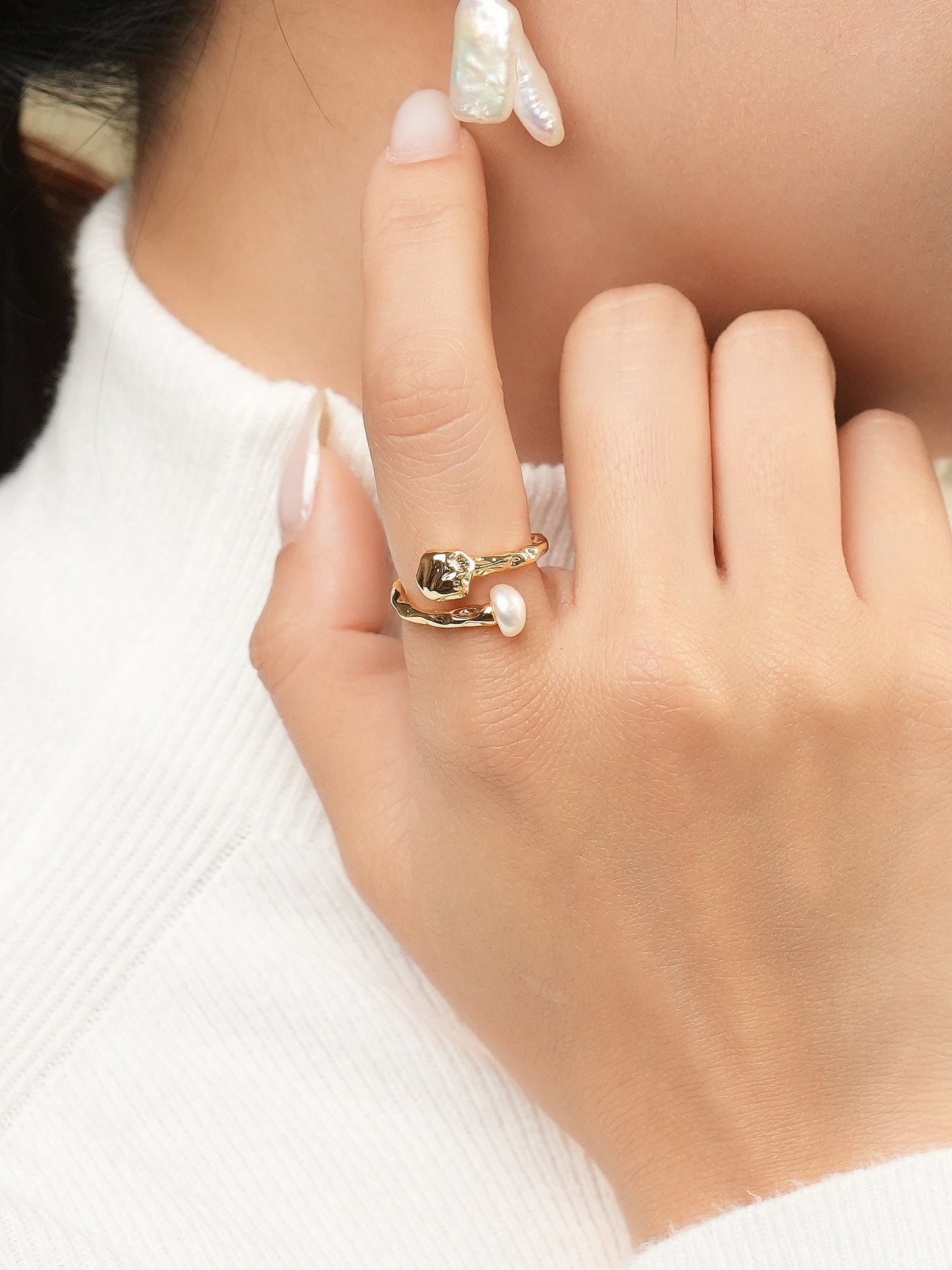 Anna Flow Gold Ring