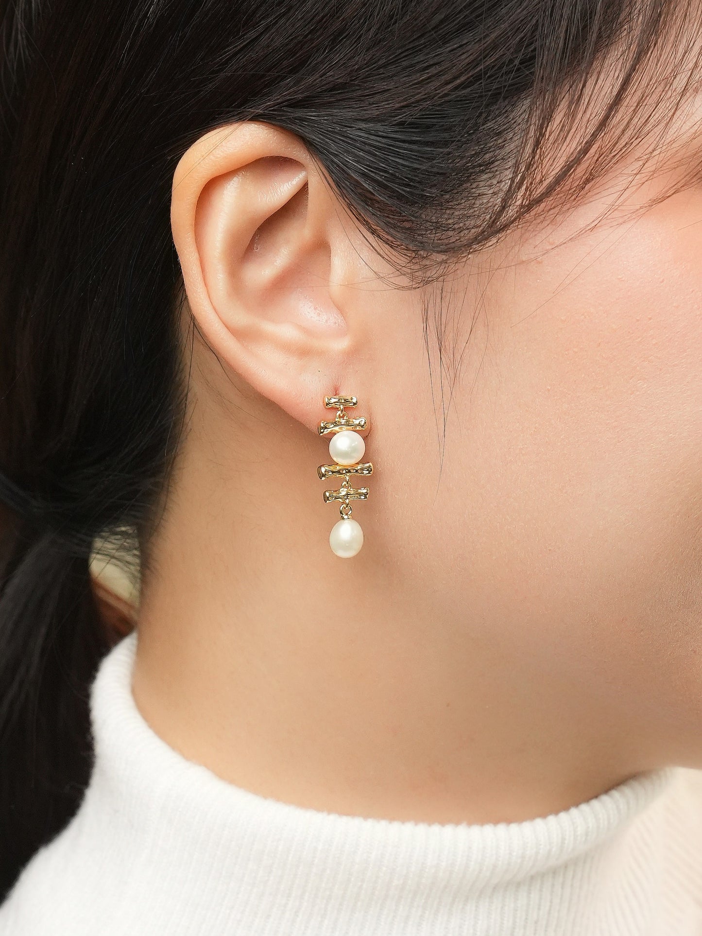 Zoe Bar Earrings