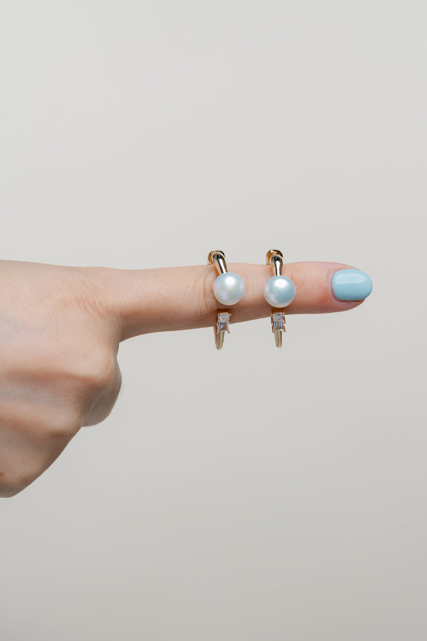 Gina Pearl Earrings