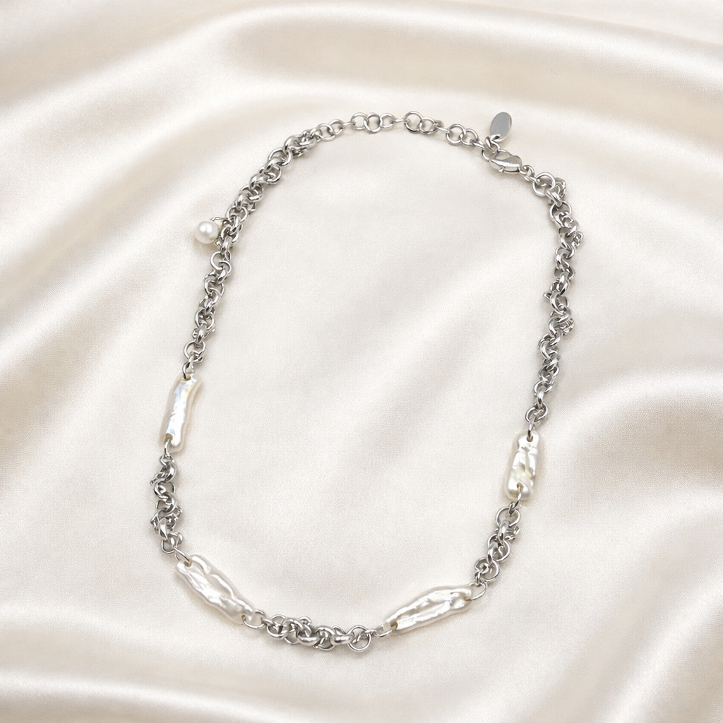 Lindy Necklace Silver