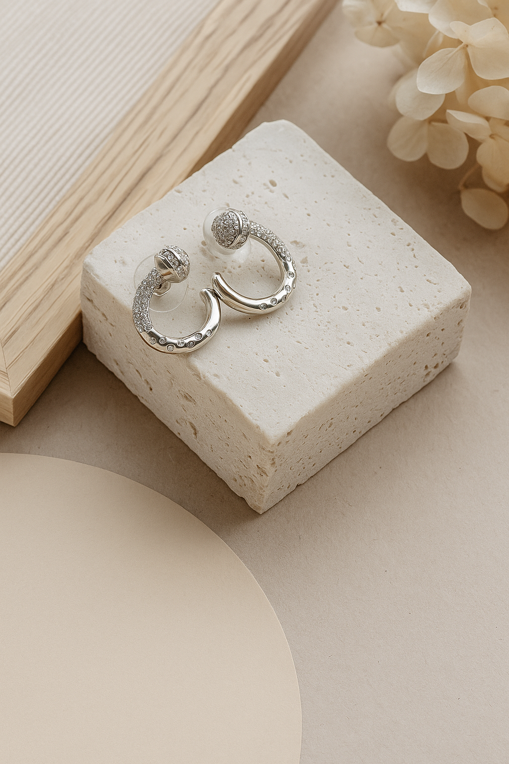 Naila Studs