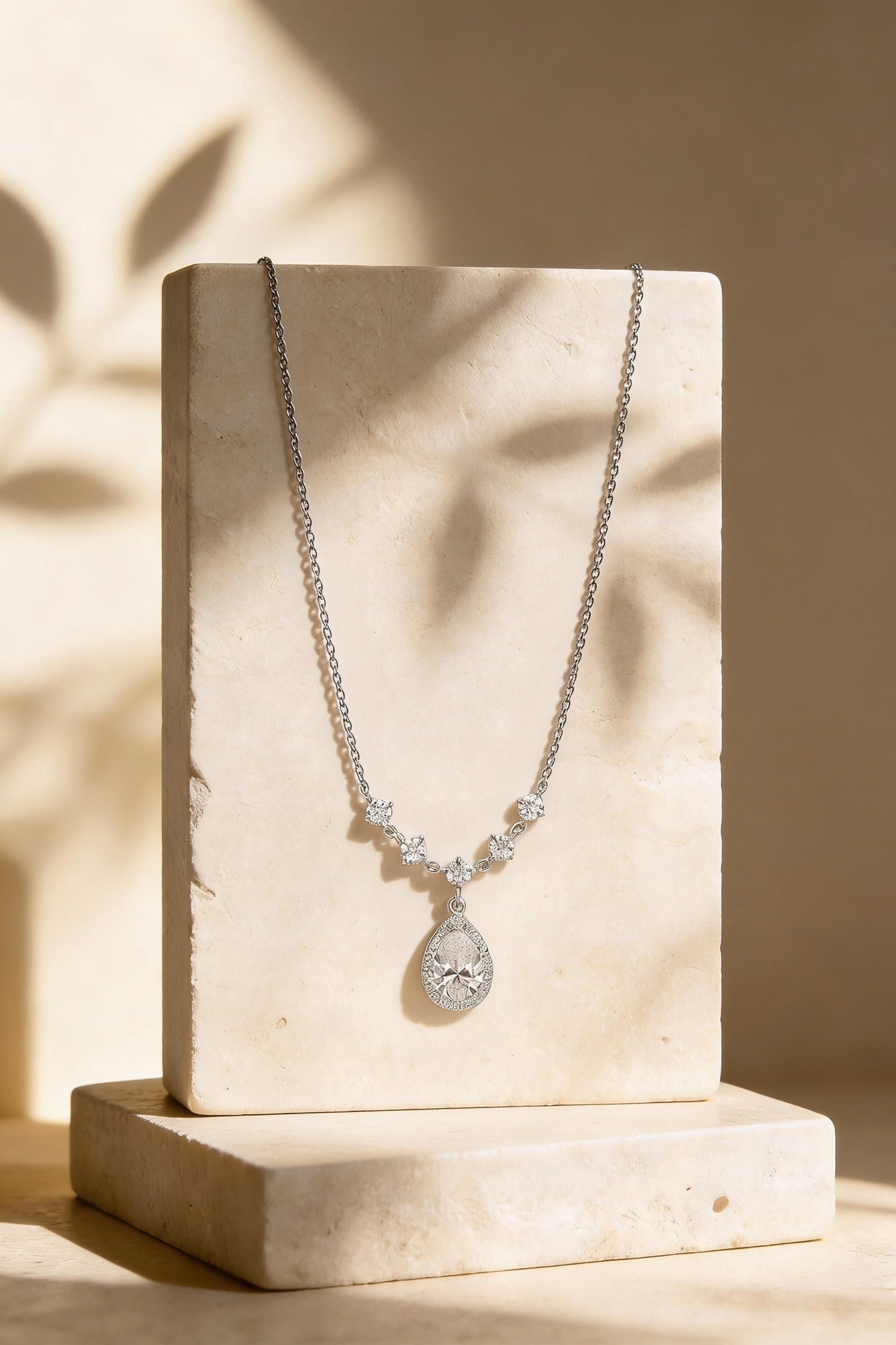 Viona Necklace Silver