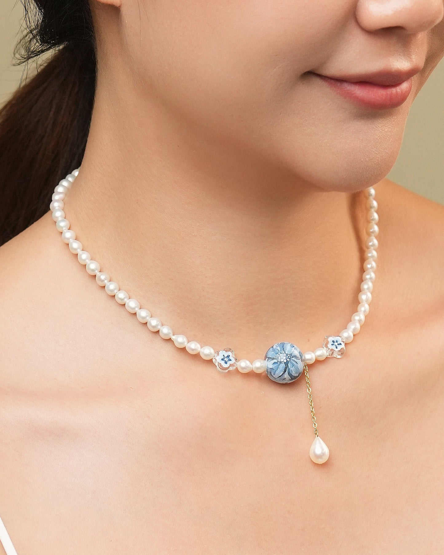 Blue Daisy Bloom Necklace