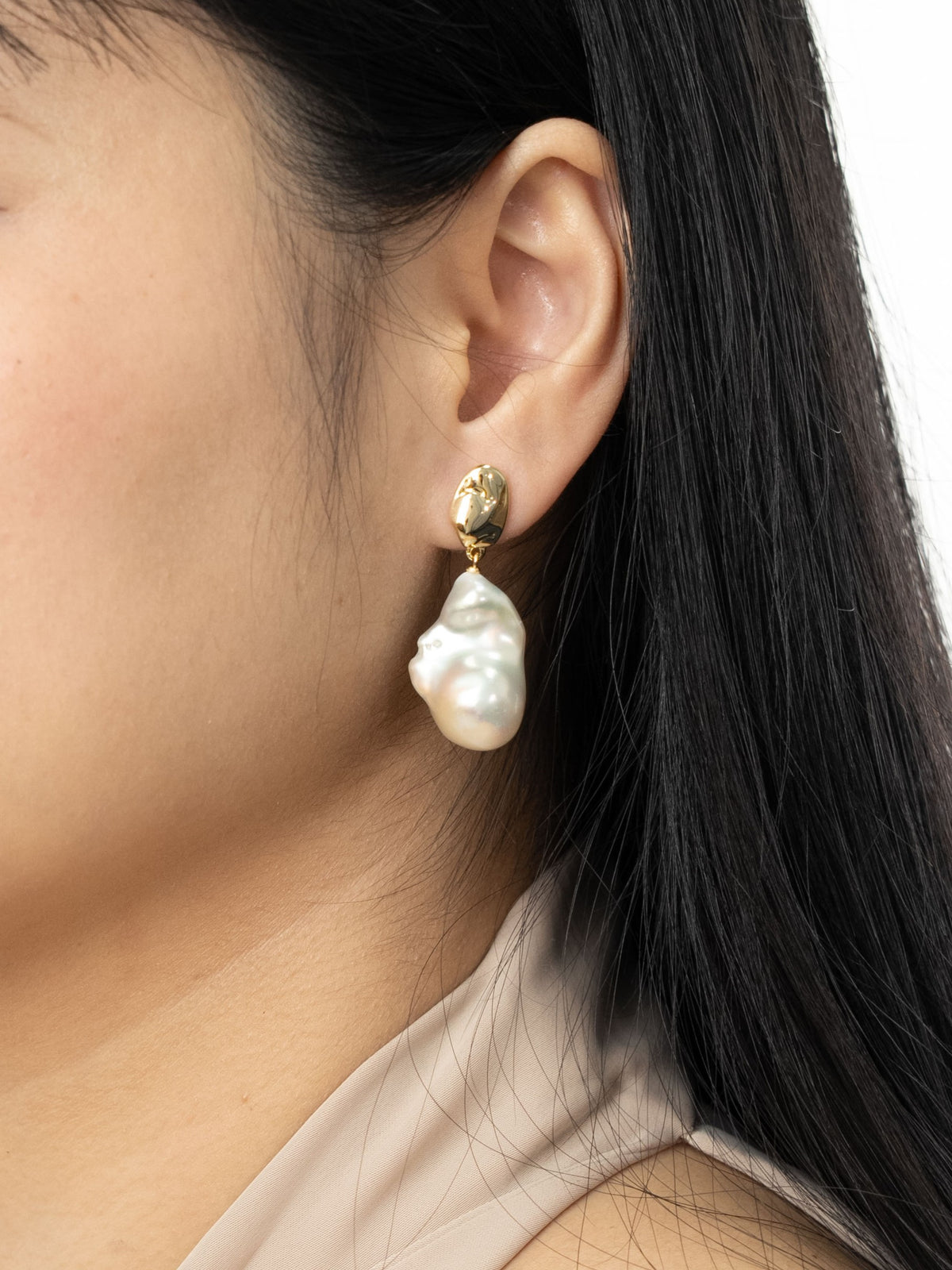 Beatrice Baroque Pearl Gold Earrings