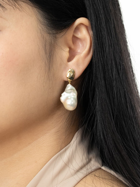 Beatrice Baroque Pearl Gold Earrings