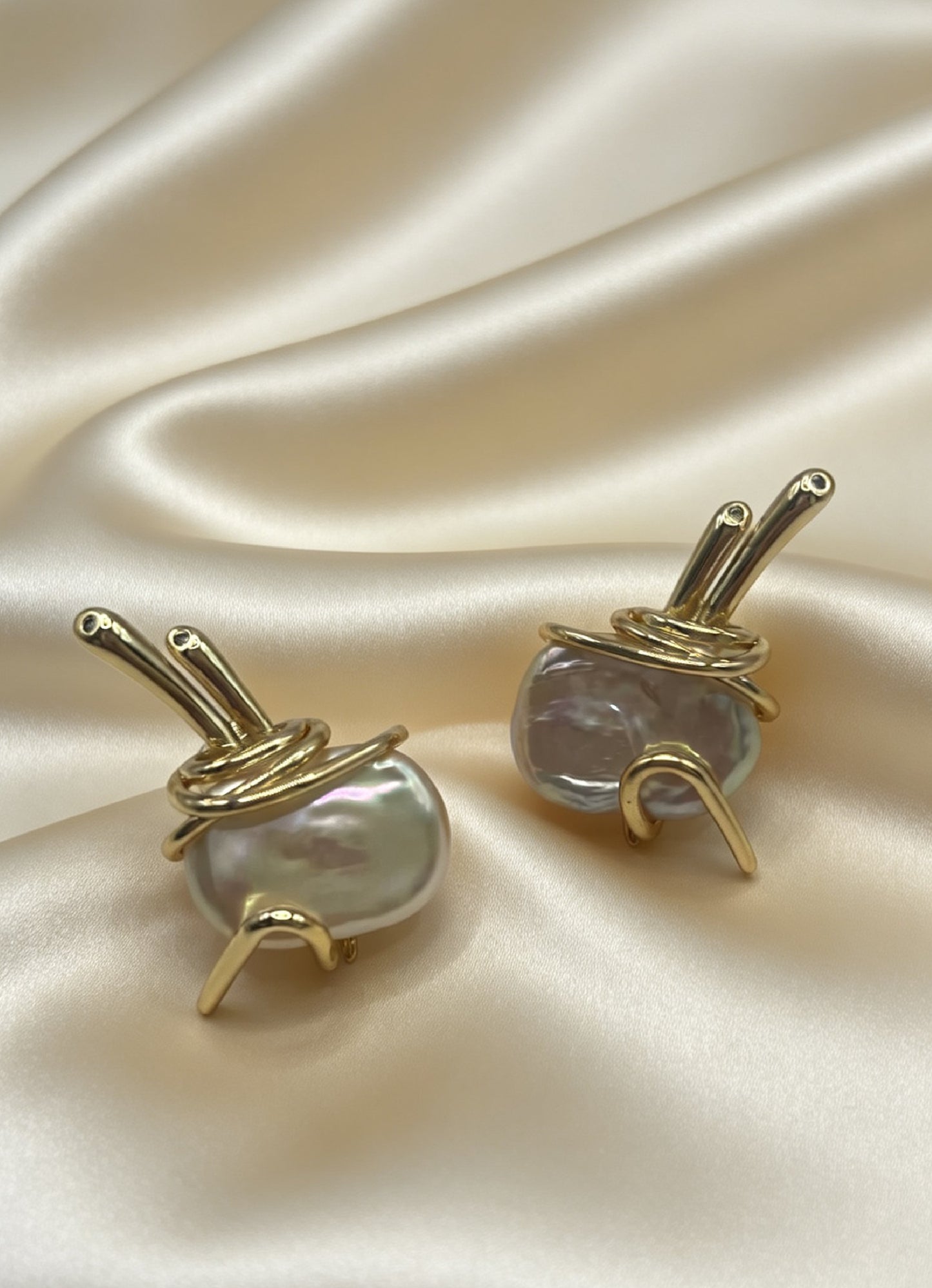 Blythe Earrings White
