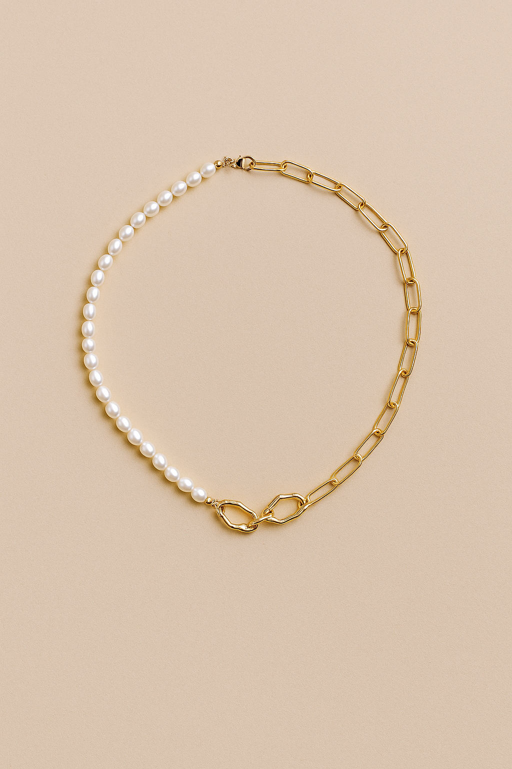 Llyna Necklace Gold
