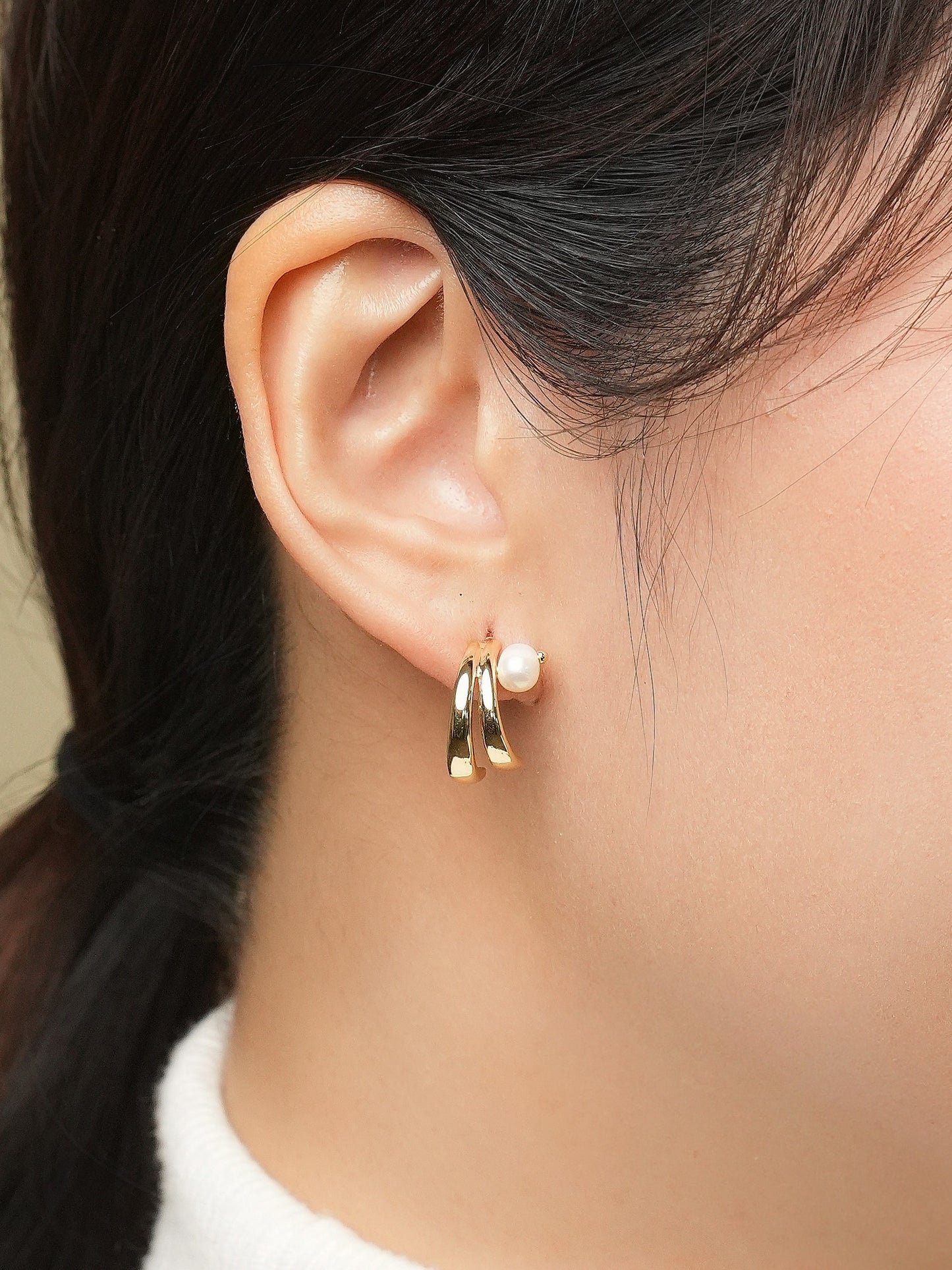 Harper Twist Earrings Gold