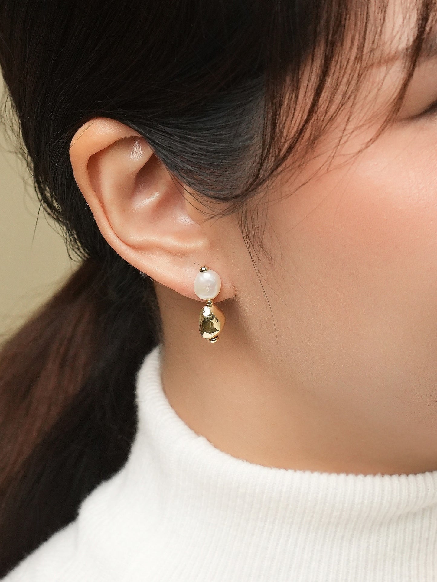 Emma Golddrop Earrings