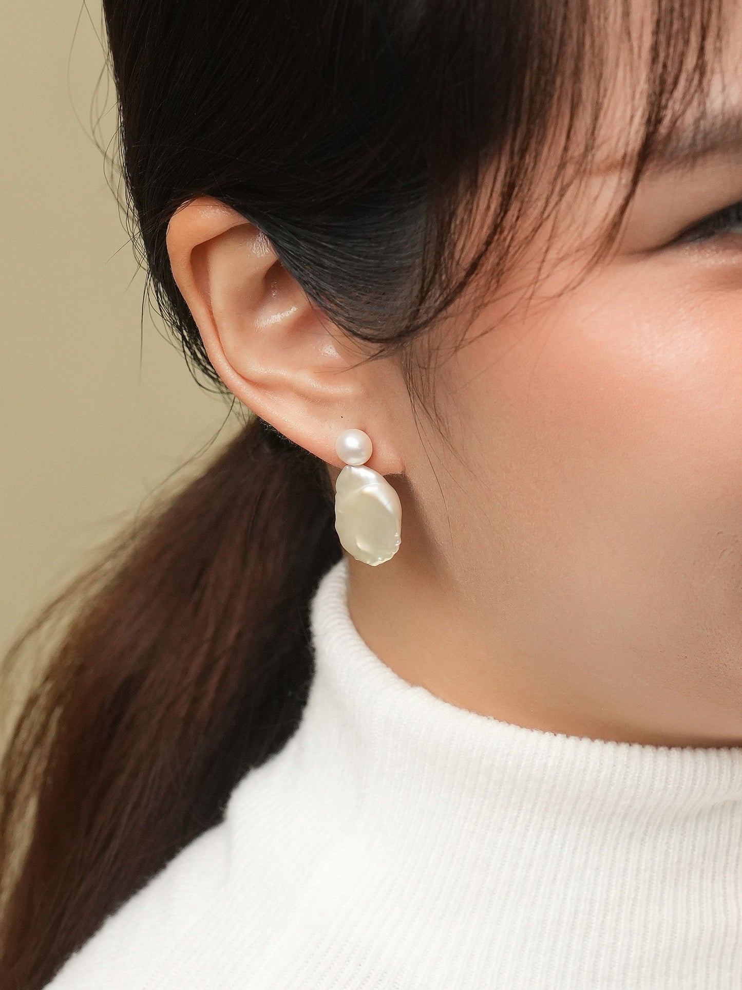 Jean Twin Pearl Earrings