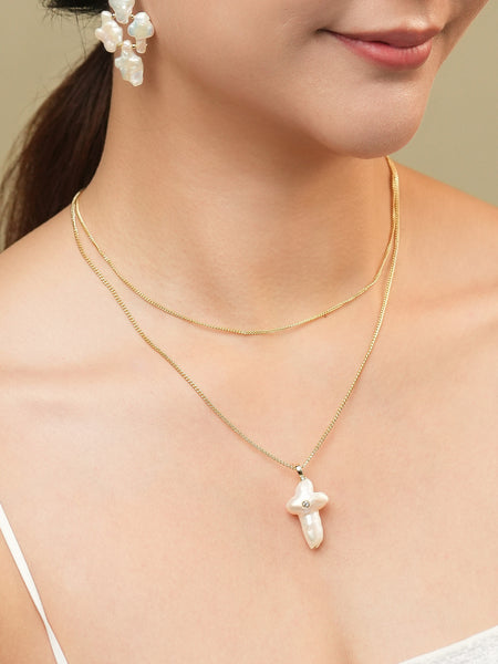 Milley Cross Pearl Necklace