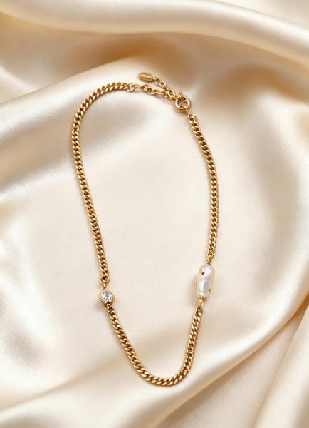 Corvina Necklace Gold