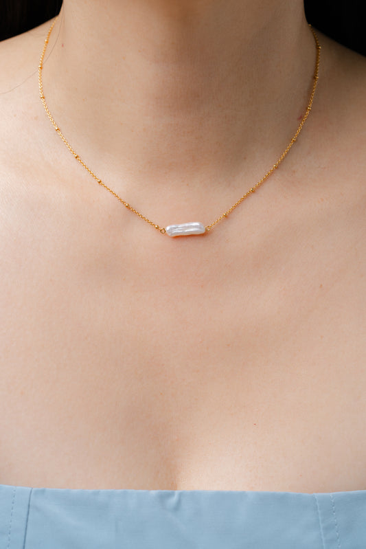 Dila Pearl Necklace