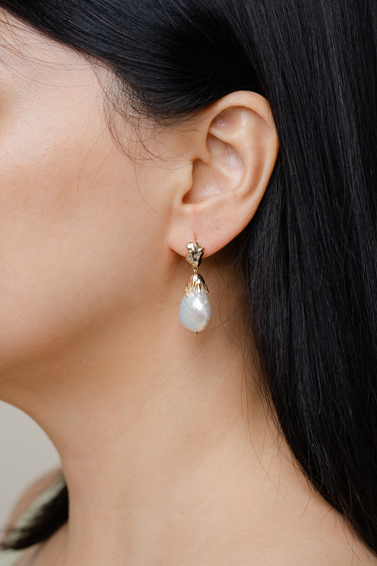Tria Pearl Earrings