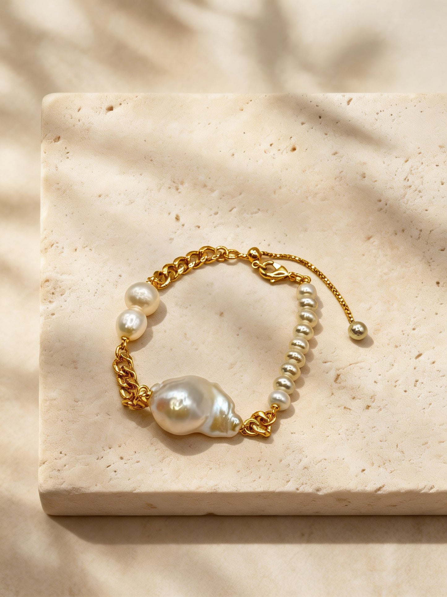 Daphne Pearl Chain Bracelet Gold