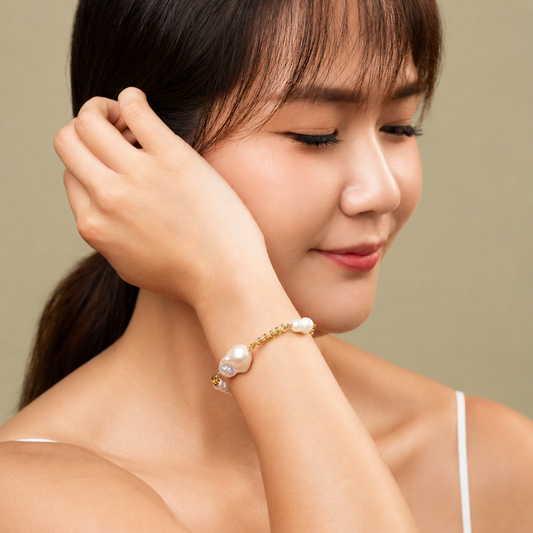 Daphne Pearl Chain Bracelet Gold