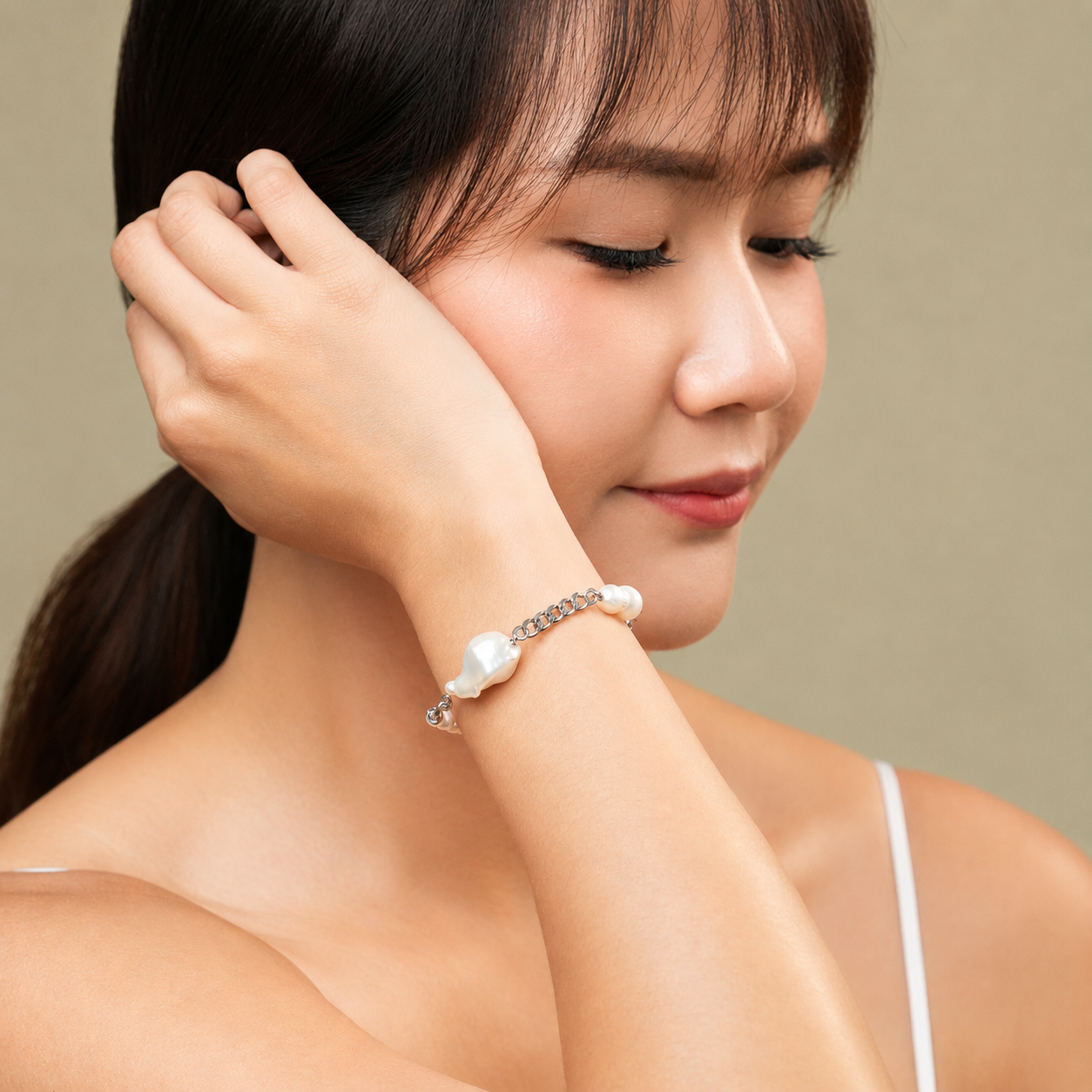 Daphne Pearl Chain Bracelet Silver