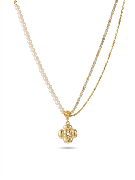 Ami Rosette Necklace Gold