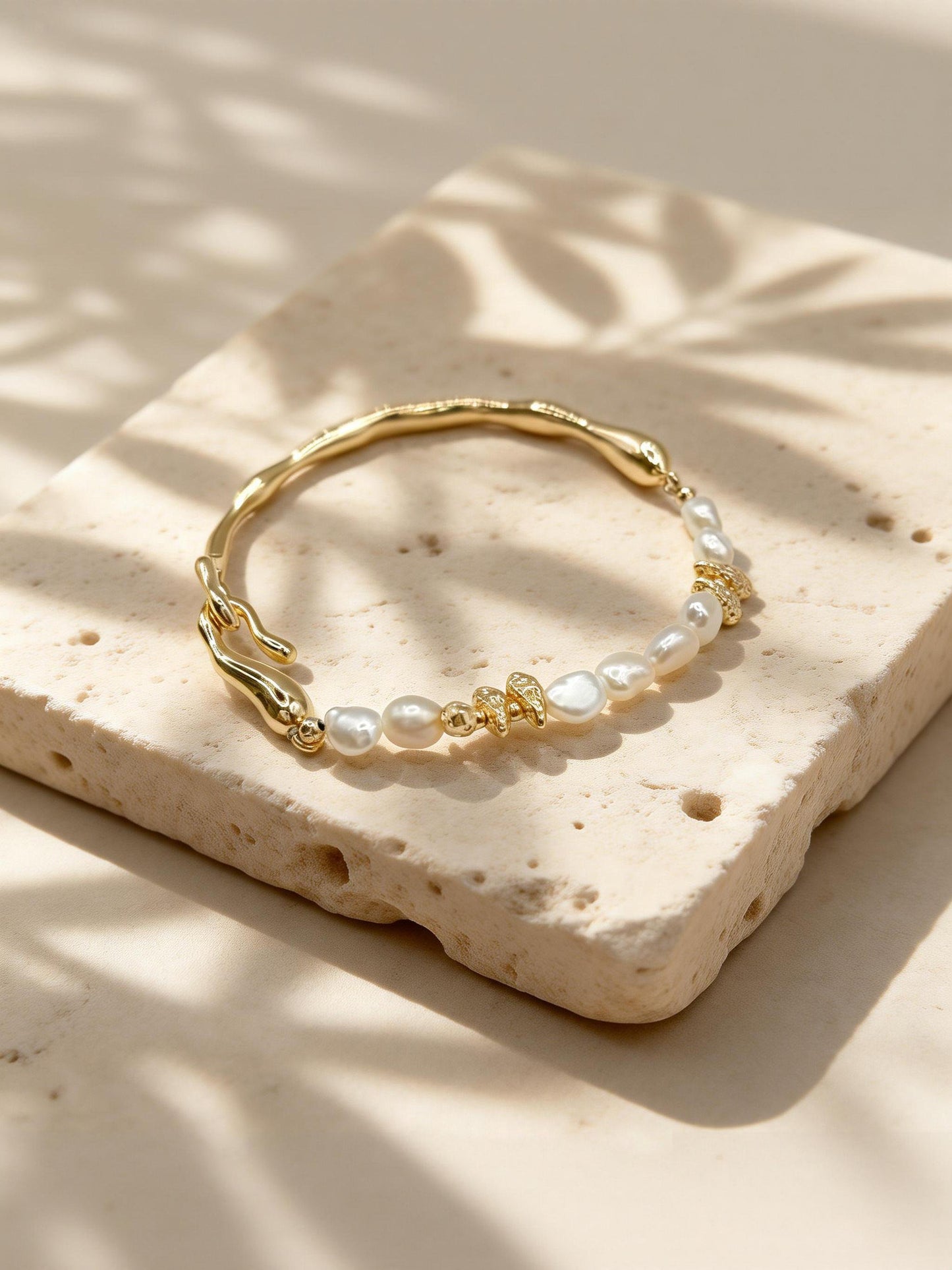Imelda Pearl Bracelet Gold