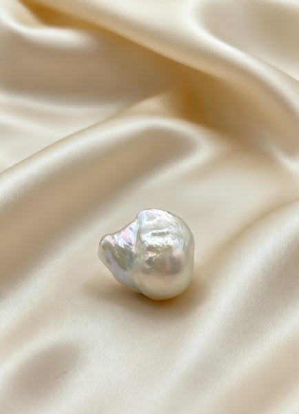 Iora Baroque Ring