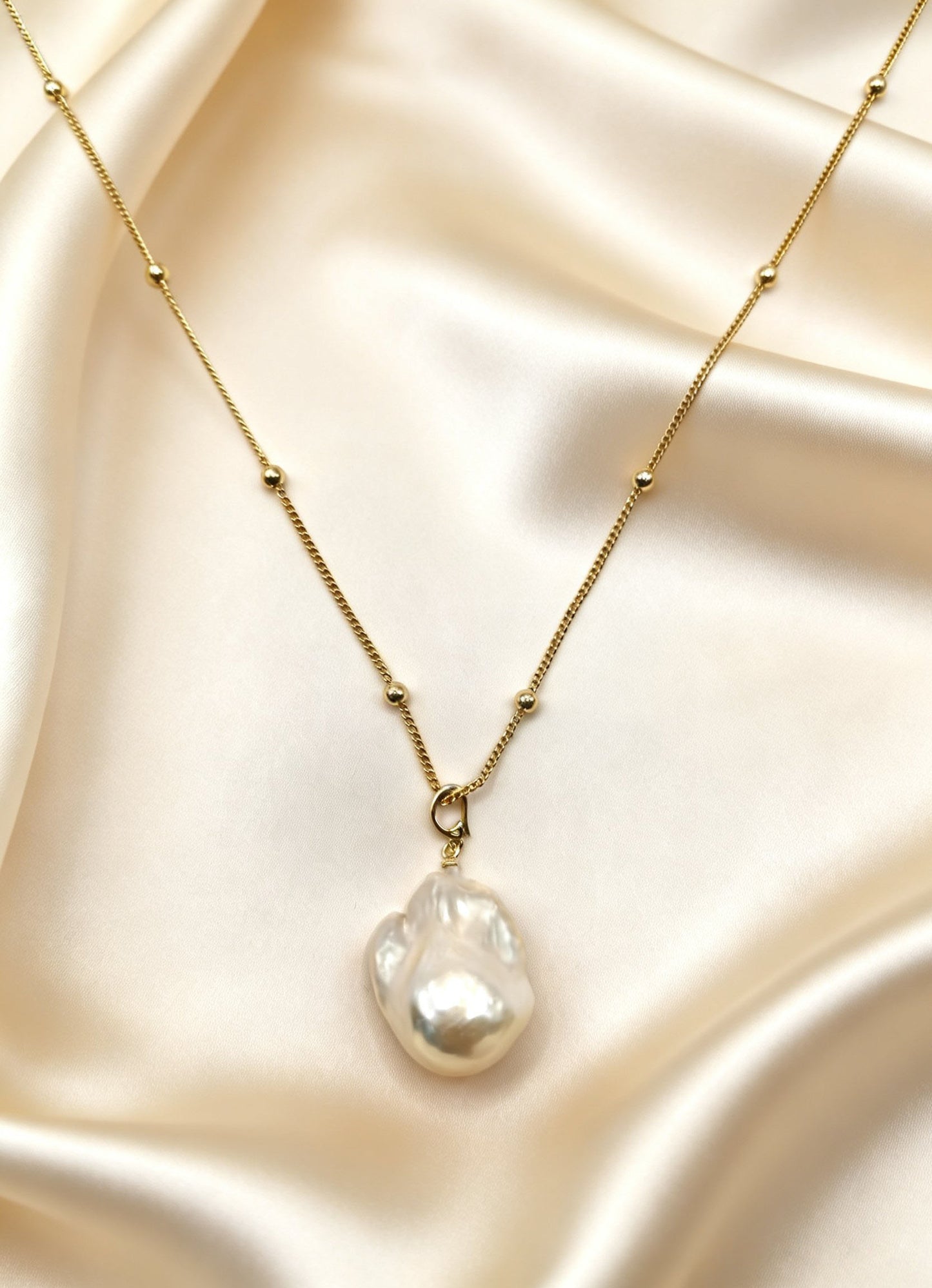 Kiki Necklace Gold