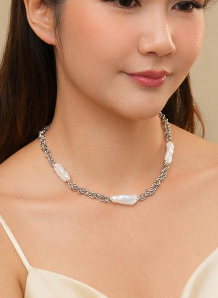Lindy Necklace Silver