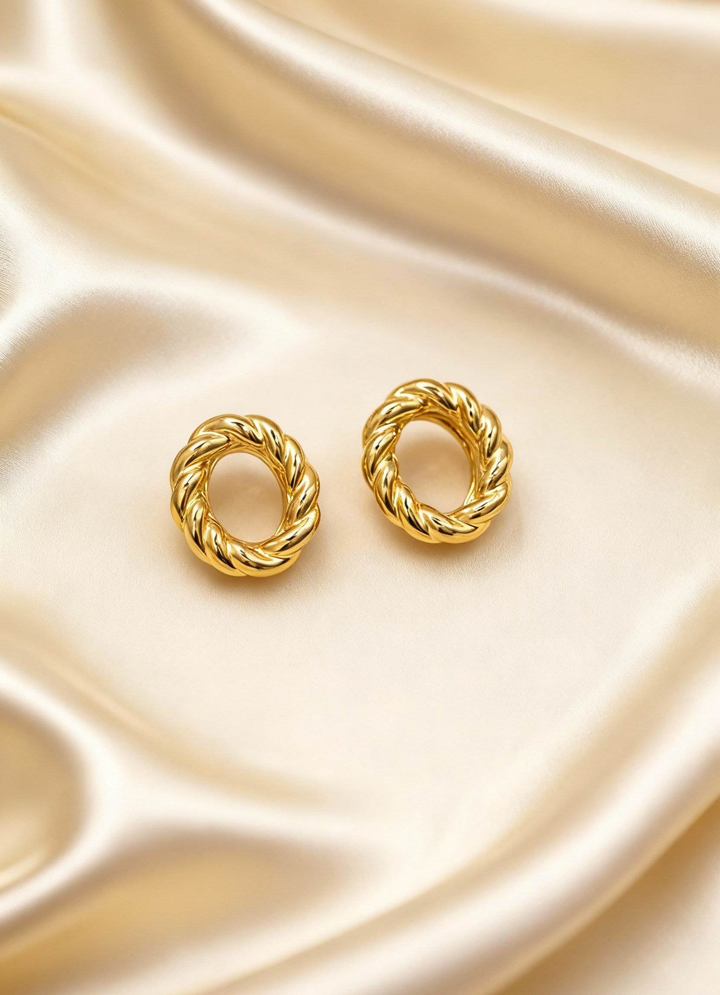 Twist Earrings Gold