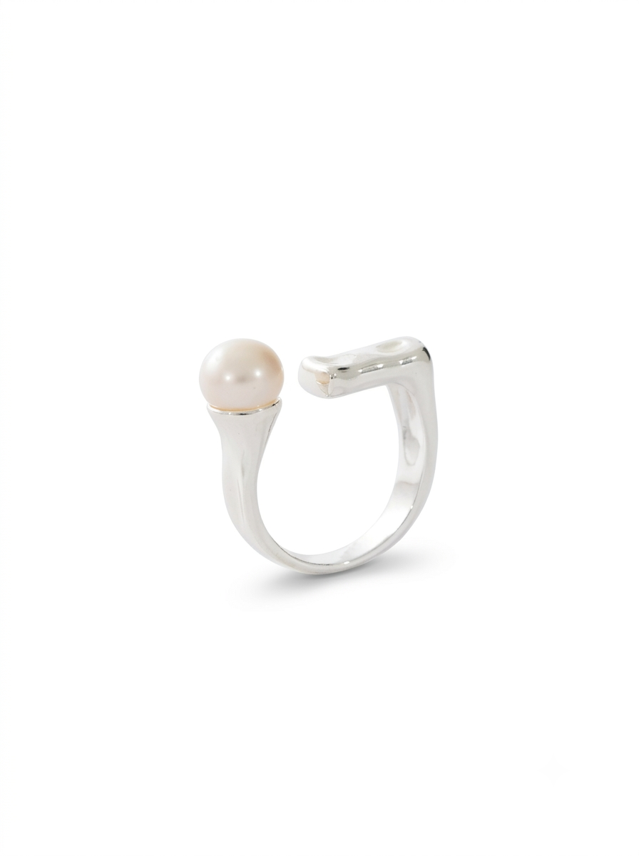 Elliot Pearl Ring Silver